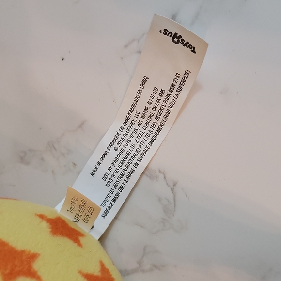 Toys 'R Us Birthday Geoffrey the Giraffe Exclusive 2015 Plush stuffed animal - Picture 6 of 7